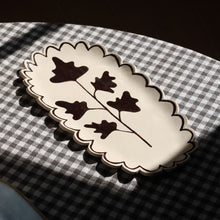 Load image into Gallery viewer, Scalloped Leaf Dish

